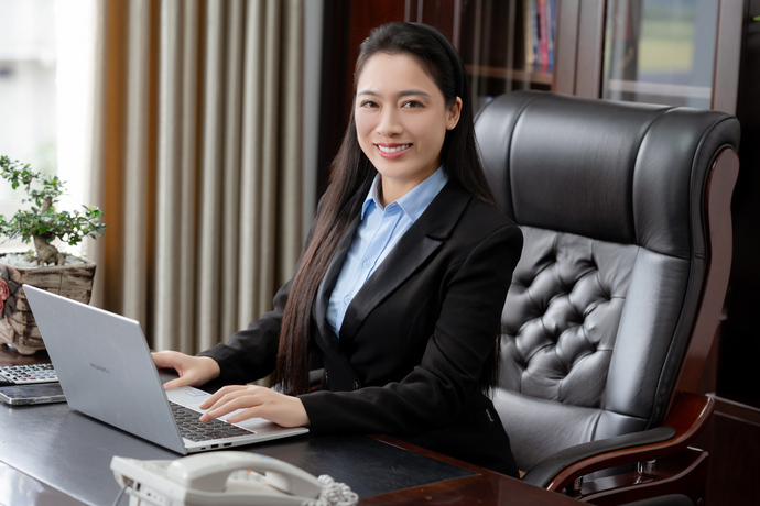 PHÓ TỔNG GIÁM ĐỐC VẬN HÀNH NGUỒN VỐN VÀ TÀI SẢN - TÔ THỊ LÝ XUẤT SẮC GIÀNH GIẢI Á HẬU 2 MRS GRAND VIETNAM 2025